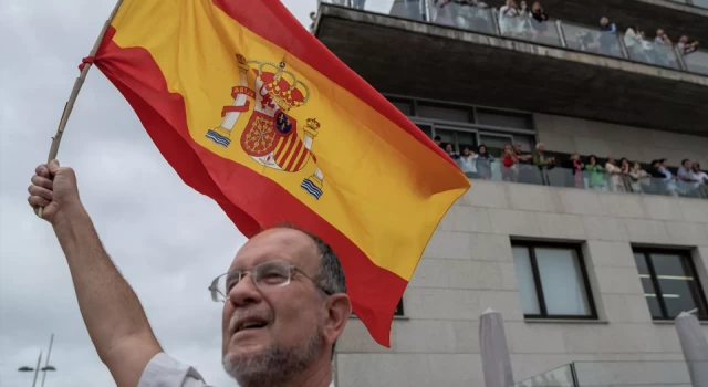 İspanya'da enerji krizinden etkilenen kamyoncular greve başladı