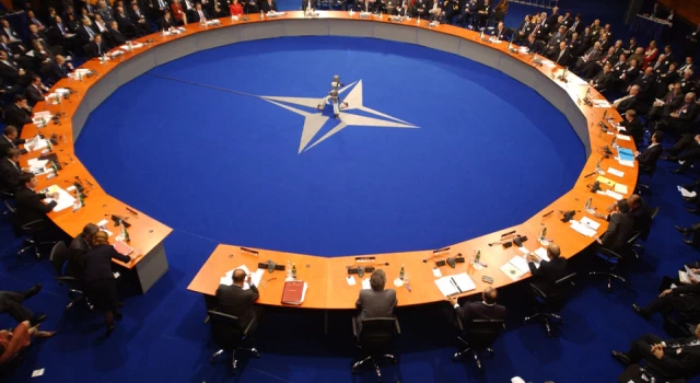 NATO dışişleri bakanları, Ukrayna'ya desteği görüşmek için toplandı