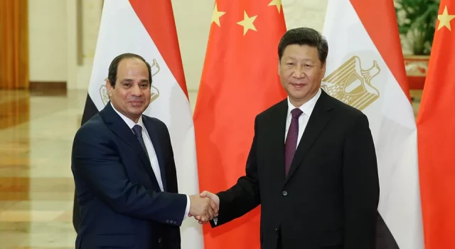 Çin Devlet Başkanı Şi, Mısır lideri Sisi ile görüştü