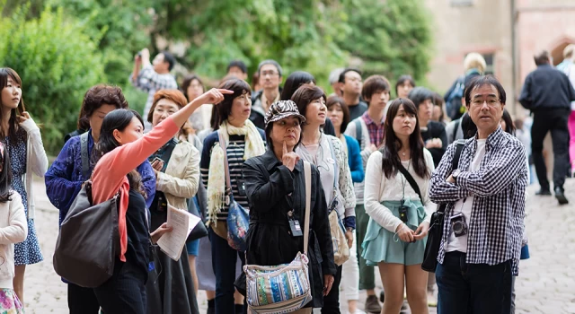 Almanya, Çin’den gelen turistlerden Kovid testi isteyecek