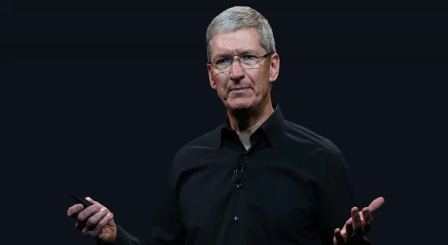 Apple CEO'su Tim Cook, kendi isteğiyle maaşına indirim yaptı
