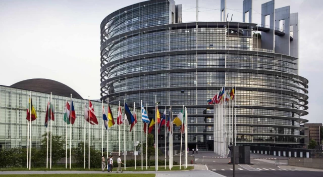 Avrupa Parlamentosu'nda yolsuzluk soruşturması: İki milletvekilinin dokunulmazlığı kaldırılıyor