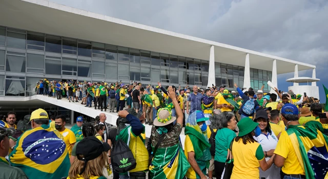 Brezilya lideri Lula, saraydaki görevlilerden şüpheleniyor