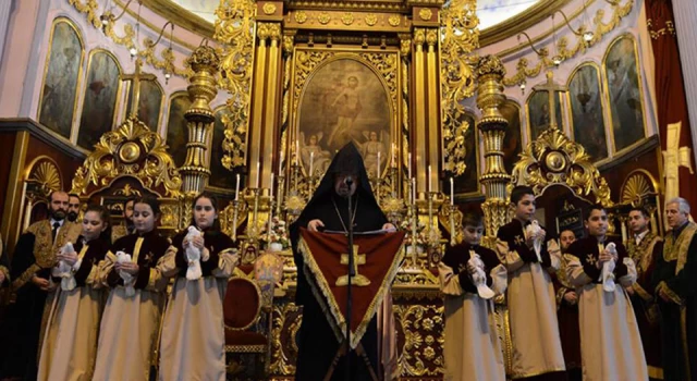 Ermeni Patrikhanesi bir kişiyi aforoz etti