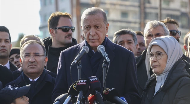 Erdoğan: Depremzedelerimizin sıkıntılarını hafifletecek uygulamaları birer birer devreye alıyoruz