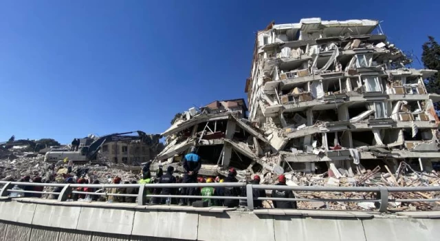 Depremin 12. gününde Defne Apartmanı enkazından ses ve ısı alındı