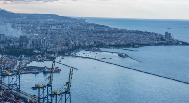 Hatay İskenderun'da depremin ardından 'deniz seviyesi' yükseldi