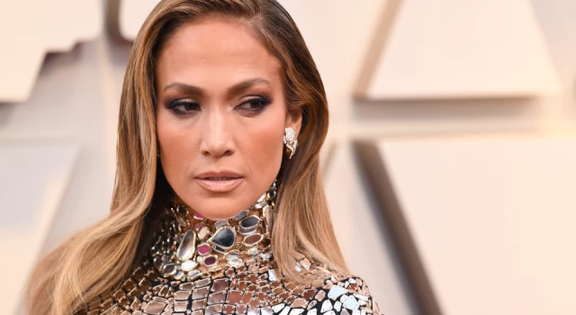 Jennifer Lopez'den depremzedelere destek