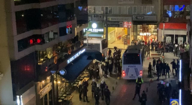 Kadıköy'de Kızılay'ı protesto eden TİP üyeleri gözaltına alındı