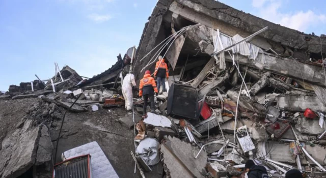 Katar, depremzedeler için 10 bin konteyner ev gönderecek