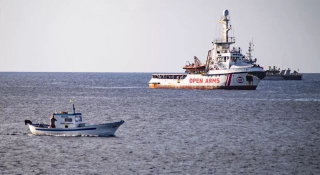 Akdeniz'de 30 göçmen kayboldu