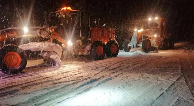 Bayburt-Erzurum kara yolu, kar ve tipi sebebiyle kapandı