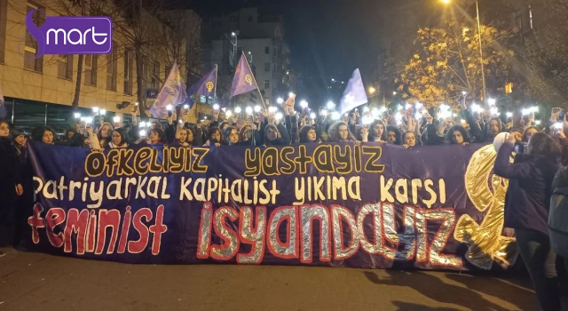 Dünya Kadınlar Günü’nde binlerce kadın yasağa rağmen Taksim’deydi