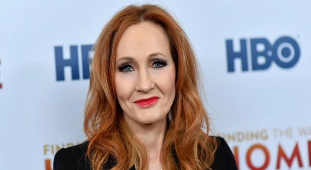 J.K Rowling: 14 yaş cinsiyet belirlemek için çok erken