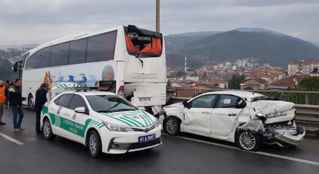 TEM'de feci kaza; İstanbul yönü kapandı