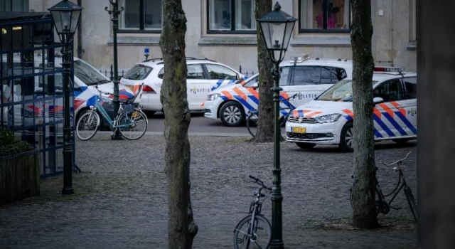 Hollanda parlamentosunda 'bomba' paniği