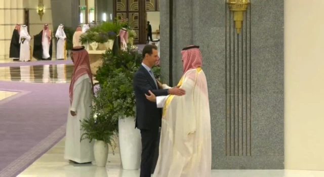 Arap Birliği zirvesi: Suudi Prens, Esad’ı sarılarak karşıladı