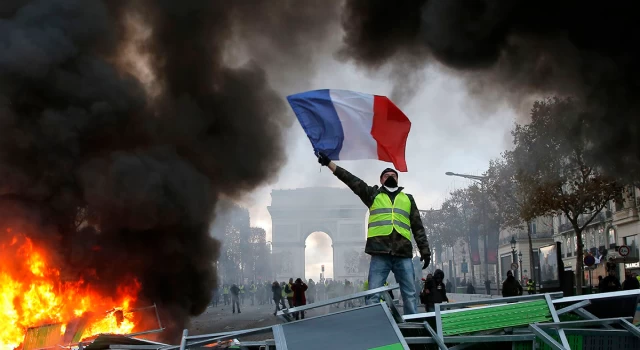 Fransa’da emeklilik reformuna karşı eylemler 1 Mayıs'ta da devam ediyor