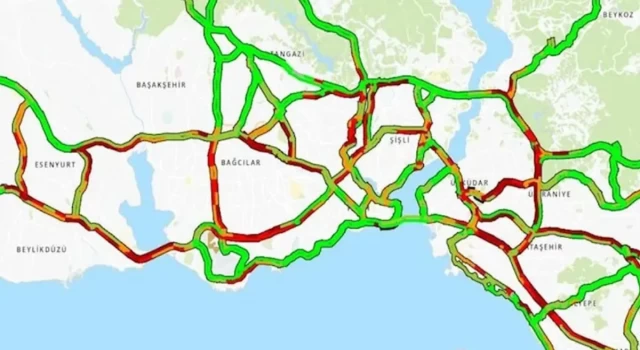 İstanbul’da kazalar ve yağış trafiği kilitledi