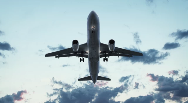 Antalya'ya giden uçakta bomba ihbarı
