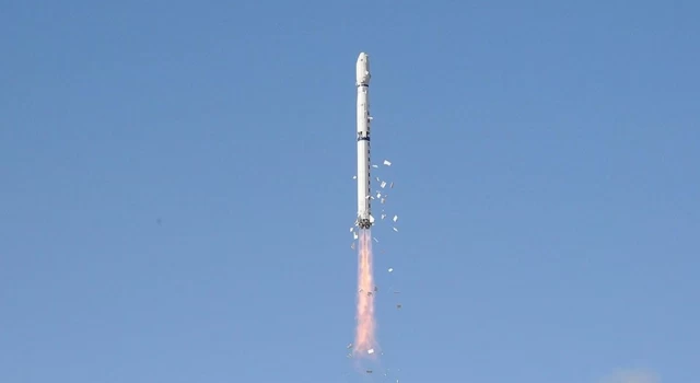Çin, tek seferde 41 uyduyu uzaya yollayarak ulusal rekorunu kırdı