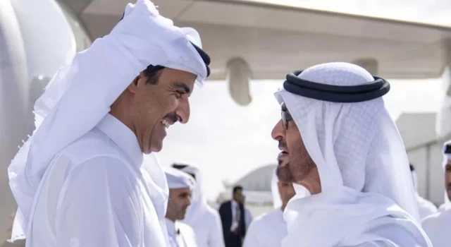 Katar ve BAE, 6 yıl sonra karşılıklı olarak büyükelçiliklerini yeniden açtı