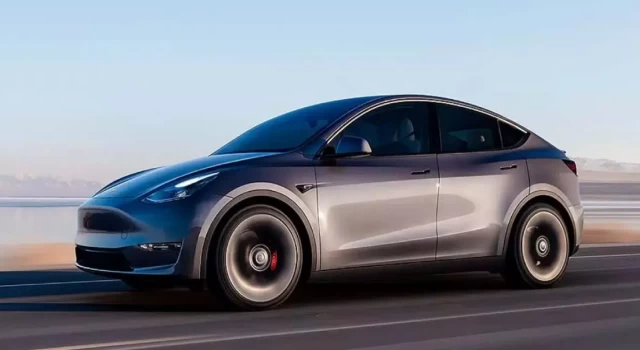 Tesla Model Y'nin fiyatı yeni zamlarla 2 milyonu aştı