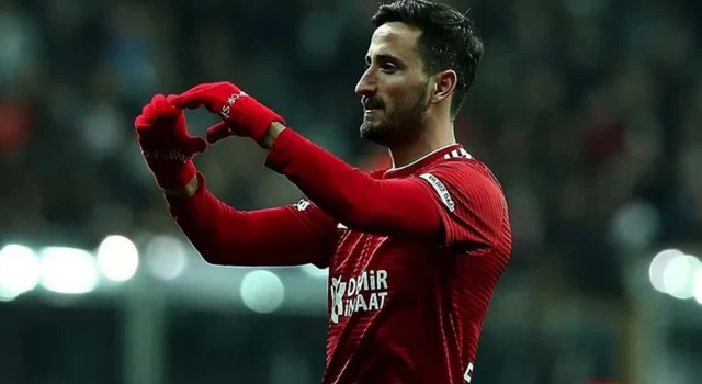 UEFA yılın golünü seçti: Sivassporlu Erdoğan Yeşilyurt kazandı
