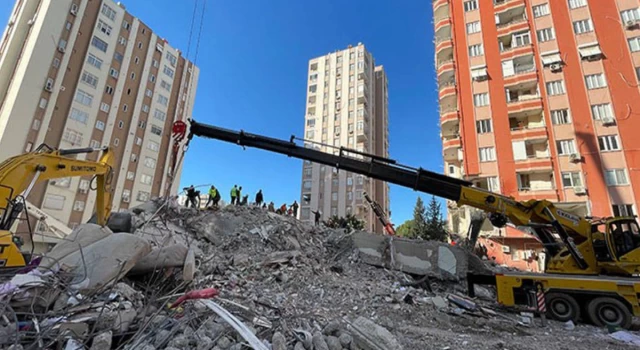 Depremde 51 kişiye mezar olan Furkan Apartmanı soruşturmasında 6 kişiye dava