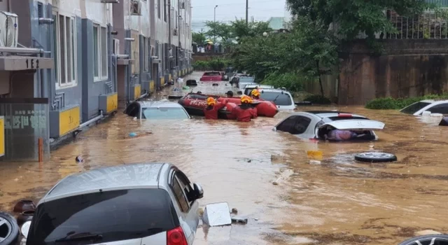 Güney Kore'de sel felaketi! En az 20 kişi hayatını kaybetti!