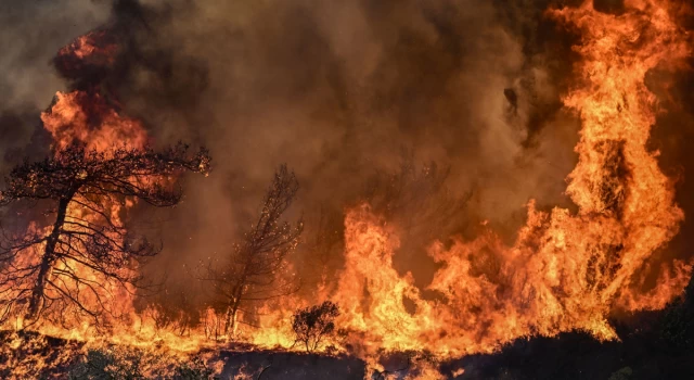 Rodos'ta yangın nedeniyle ilan edilen olağanüstü hal kaldırıldı