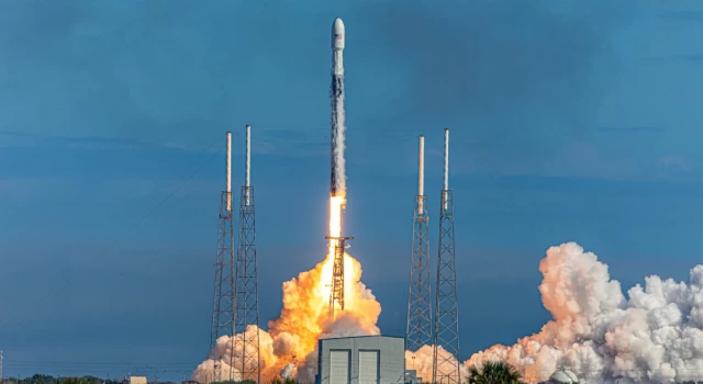 Starlink uydularını taşıyan Falcon 9 roketi yörüngeye fırlatıldı