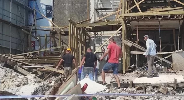 Beşiktaş'ta bina çöktü: Bir kişi göçük altında