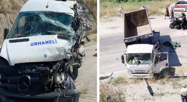 Bursa'da yolcu minibüsü ile kamyon çarpıştı: Ölü ve yaralılar var