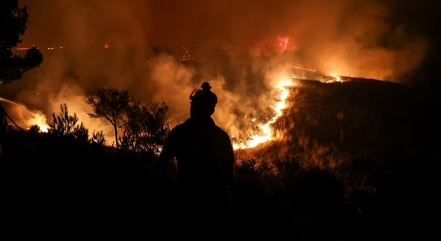 Çanakkale'deki orman yangınının ilerlemesi durduruldu