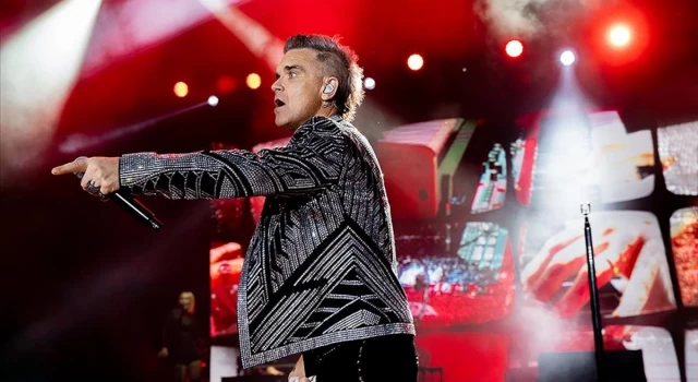 Dünyaca ünlü İngiliz şarkıcı Robbie Williams Bodrum'da konser verdi