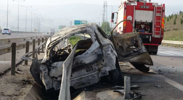 Kuzey Marmara Otoyolu’nda feci kaza: Bariyere saplanan araçtaki 2 kişi yanarak öldü