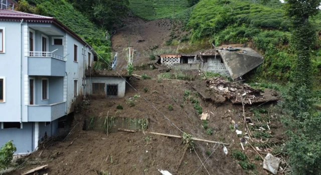 Rize'yi şiddetli yağış vurdu: 16 konutun nakline karar verildi