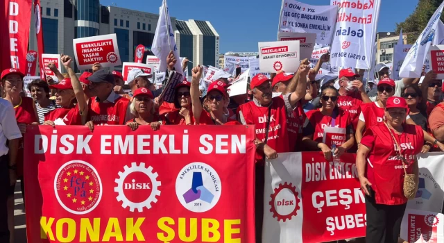 Emeklilerden İstanbul'da 'adalet' eylemi: İnsanca yaşamak hakkımız