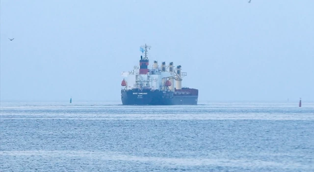 Ukrayna’nın ilk tahıl gemisi yeni Karadeniz rotası üzerinden Romanya sularına ulaştı