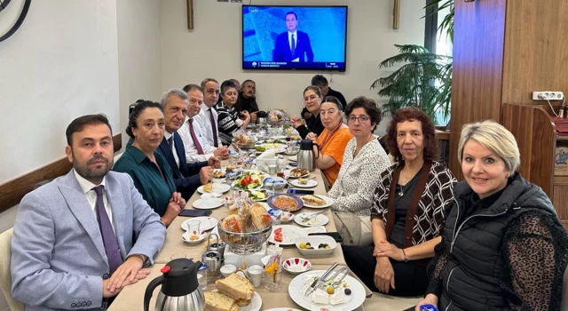 CHP Gaziantep Milletvekili Hasan Öztürkmen parlamento muhabirleriyle kahvaltıda bir araya geldi