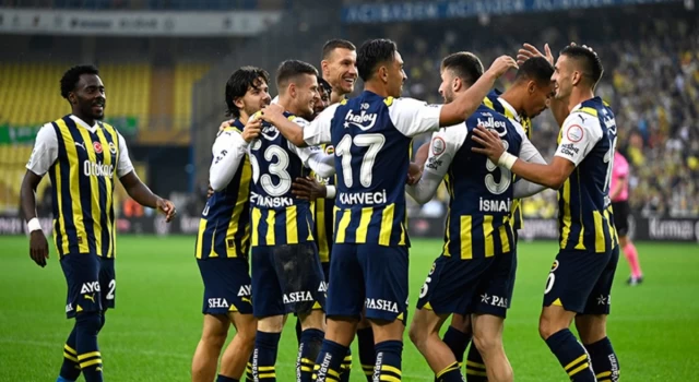 Fenerbahçe konuk ettiği Çaykur Rizespor'u 5-0 mağlup etti