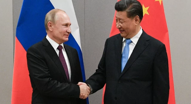 Vladimir Putin birçok bakanıyla Pekin'de: Tek Kuşak ve Tek Yol Forumu'na katılacak