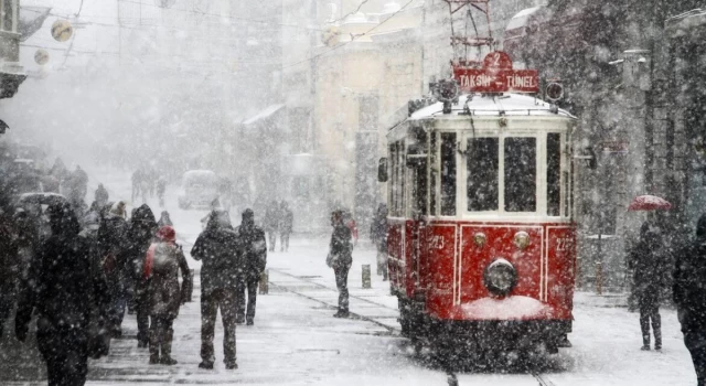Meteoroloji ve Valilik tarih vererek uyardı: Sıcaklık 9 derece düşecek, İstanbul beyaza bürünecek