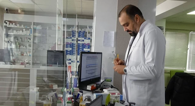 Edirne Eczacılar Odası Başkanı Kılıçcıgil'den zam değerlendirmesi: Firmalar zammı önden öğrenip depolara ilaç göndermiyor