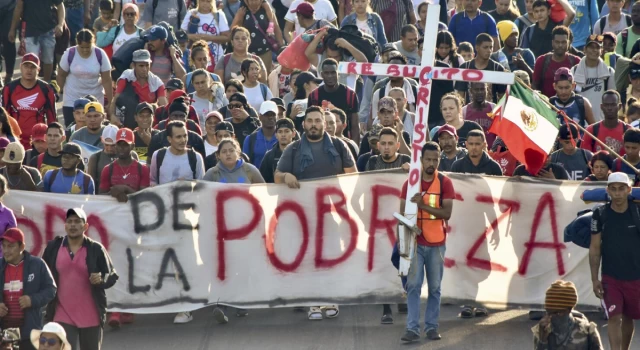 Göçmen dalgası ABD'yi de vuruyor: 10 bin Meksikalı yolda