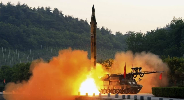 Güney Kore ve Japonya, Kuzey Kore'nin kıtalar arası balistik füze fırlattığını duyurdu