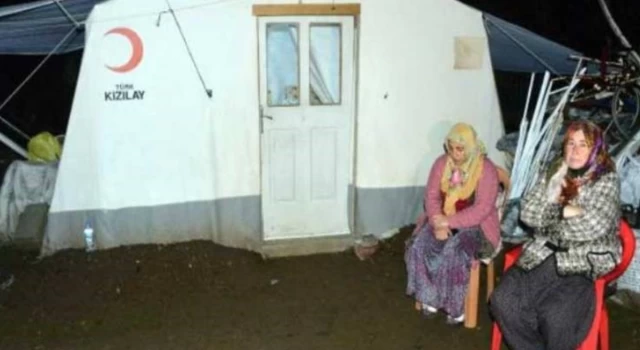 Çadırda yaşayan depremzede şehit ailesine 10 adet ısıtıcı verildi