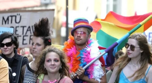 Estonya'da eşcinsel çiftler artık evlenebilecek