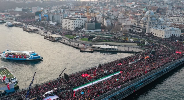 İstanbul'da "Şehitlerimize rahmet, Filistin'e destek" yürüyüşü